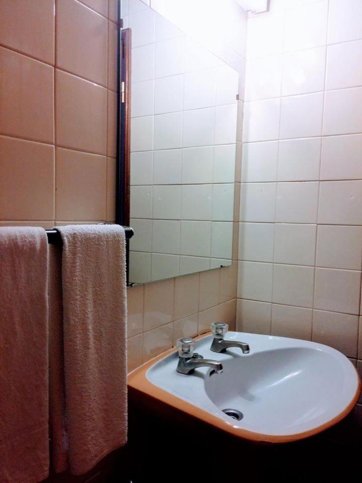 Pensao Suissa Hotel Vale de Cambra Buitenkant foto