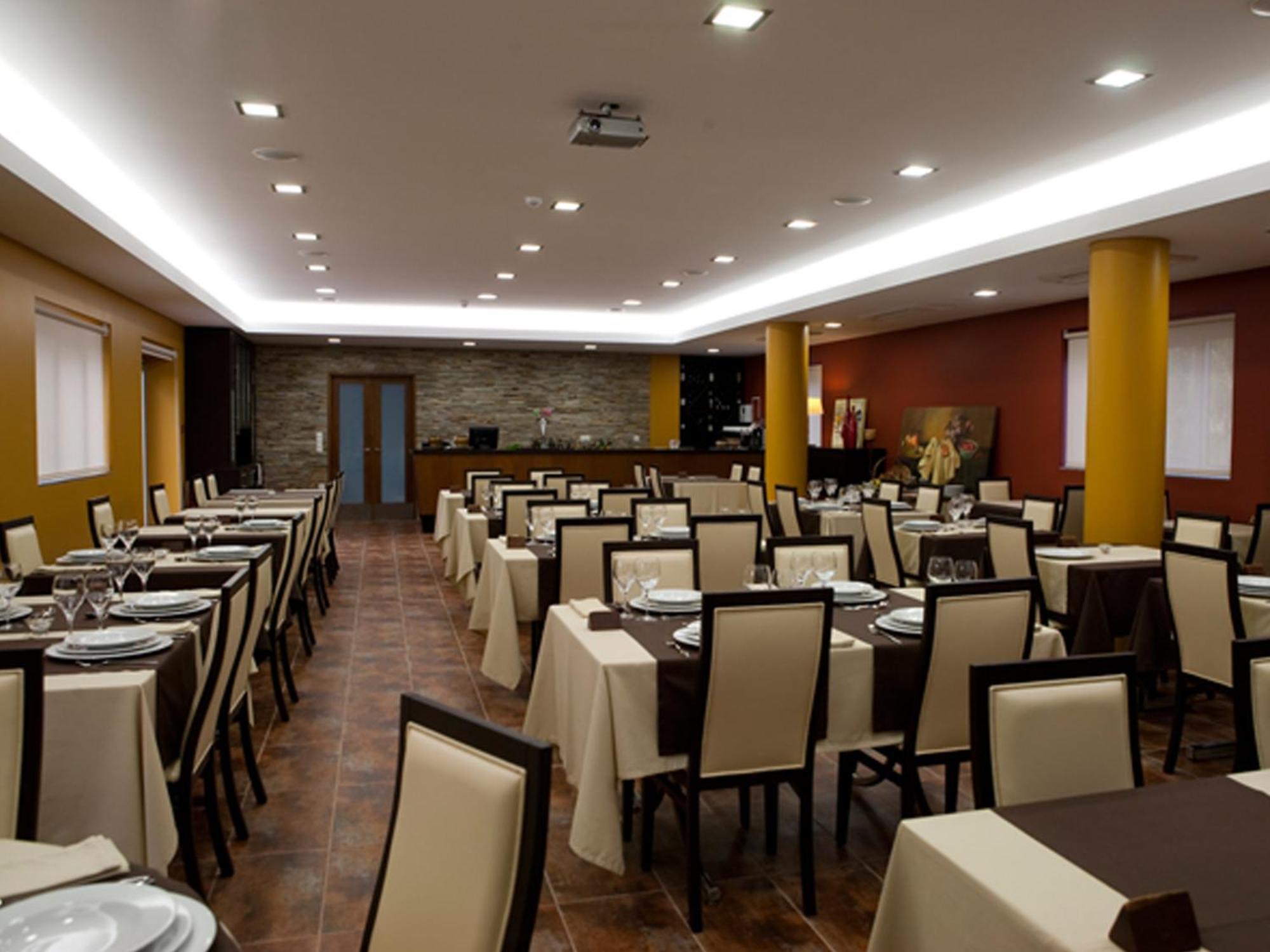Pensao Suissa Hotel Vale de Cambra Buitenkant foto